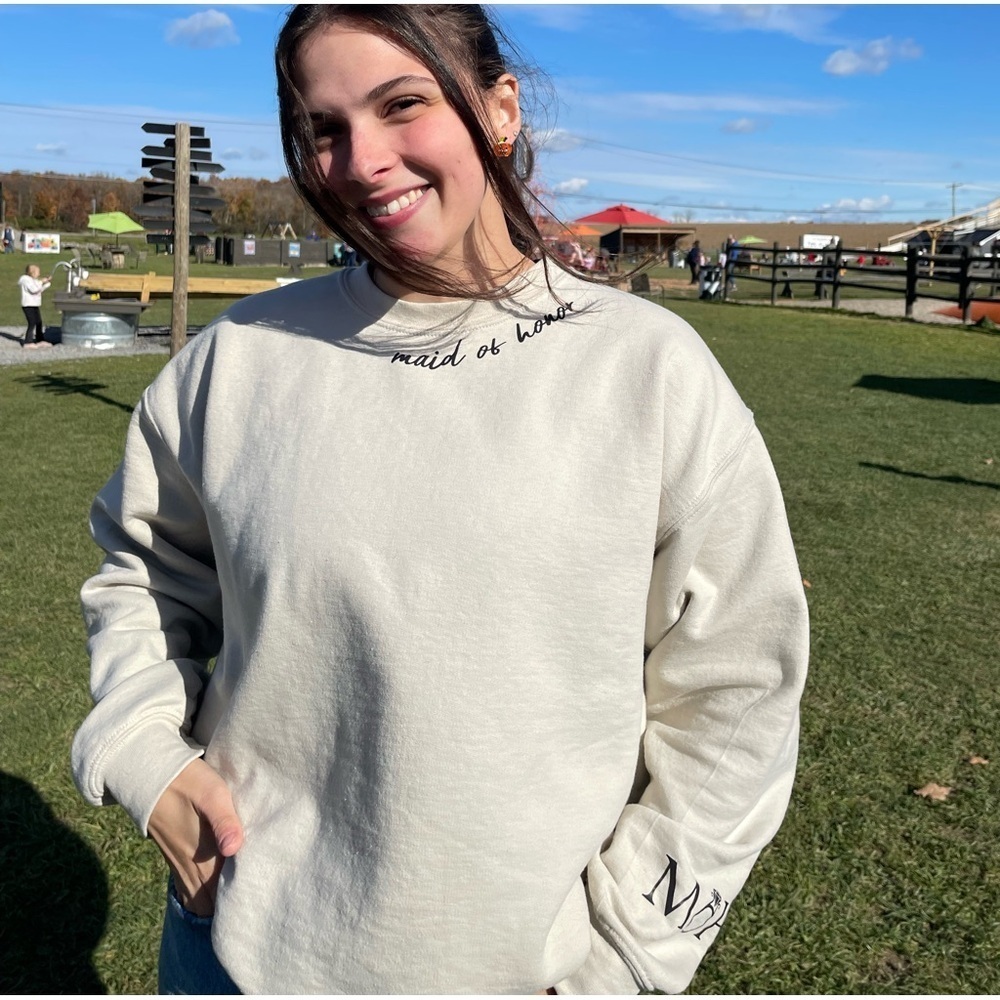 Maid of honor vinyl printed crewneck - Picture 2 of 11